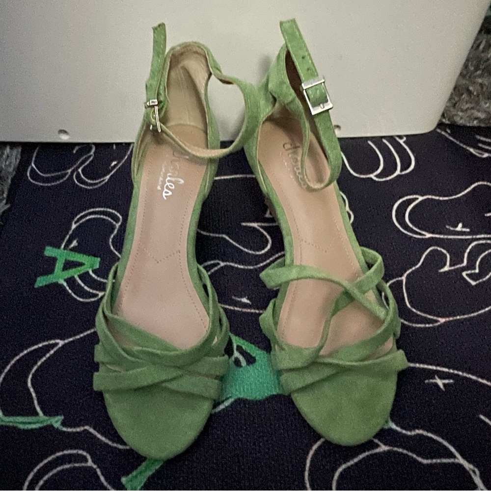Charles By Charles David Green Suede Sandals